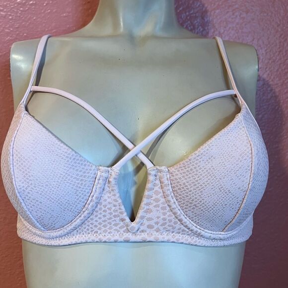 DYLAN UNDERWIRE TOP - Picture 1 of 6